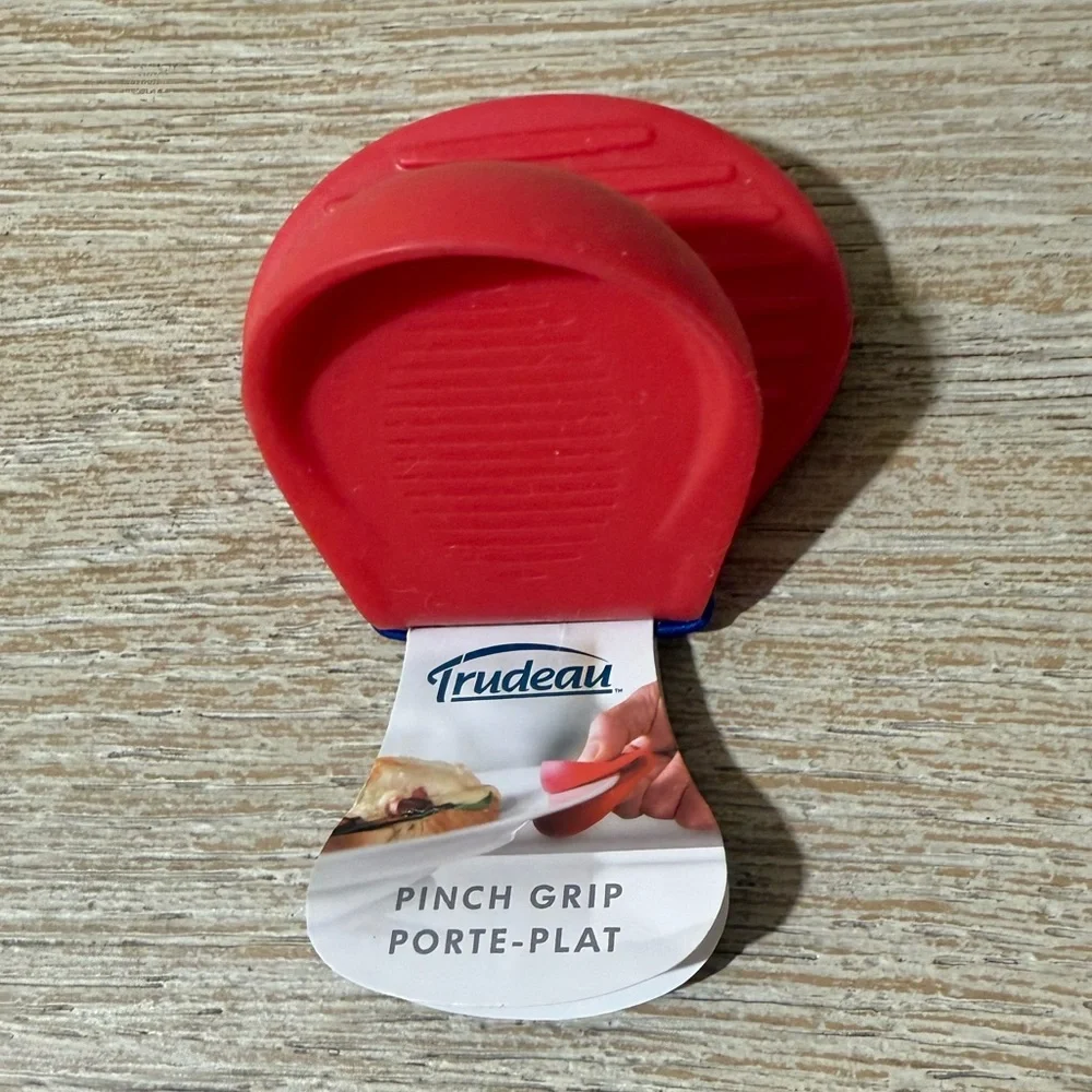 Trudeau Red Pinch Grip